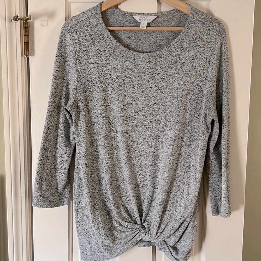 Market and Spruce heather gray twist bottom top